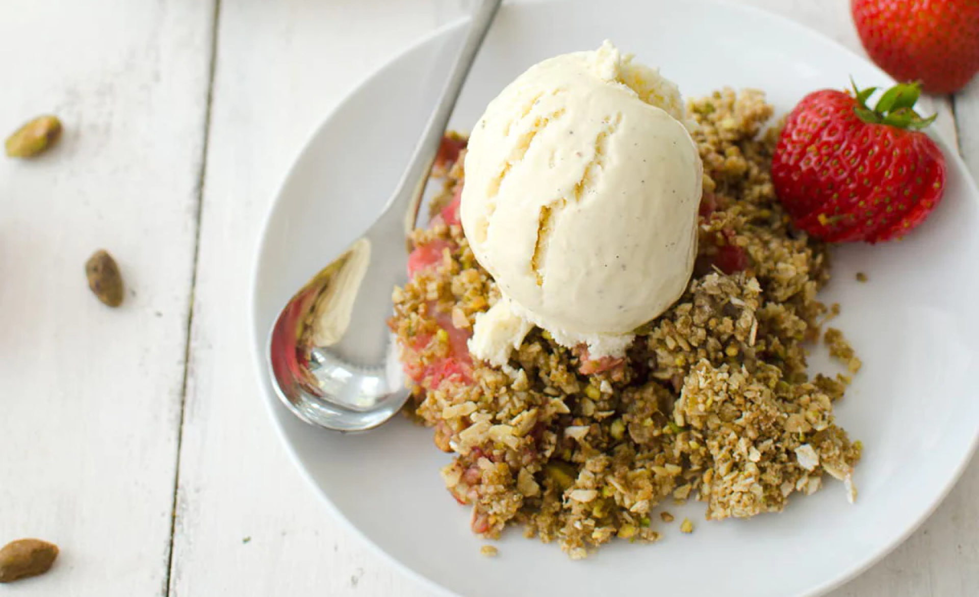 Summer Strawberry Crumble